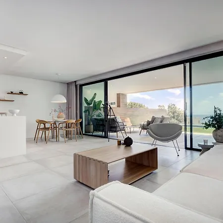 Luxurious Sea View In *